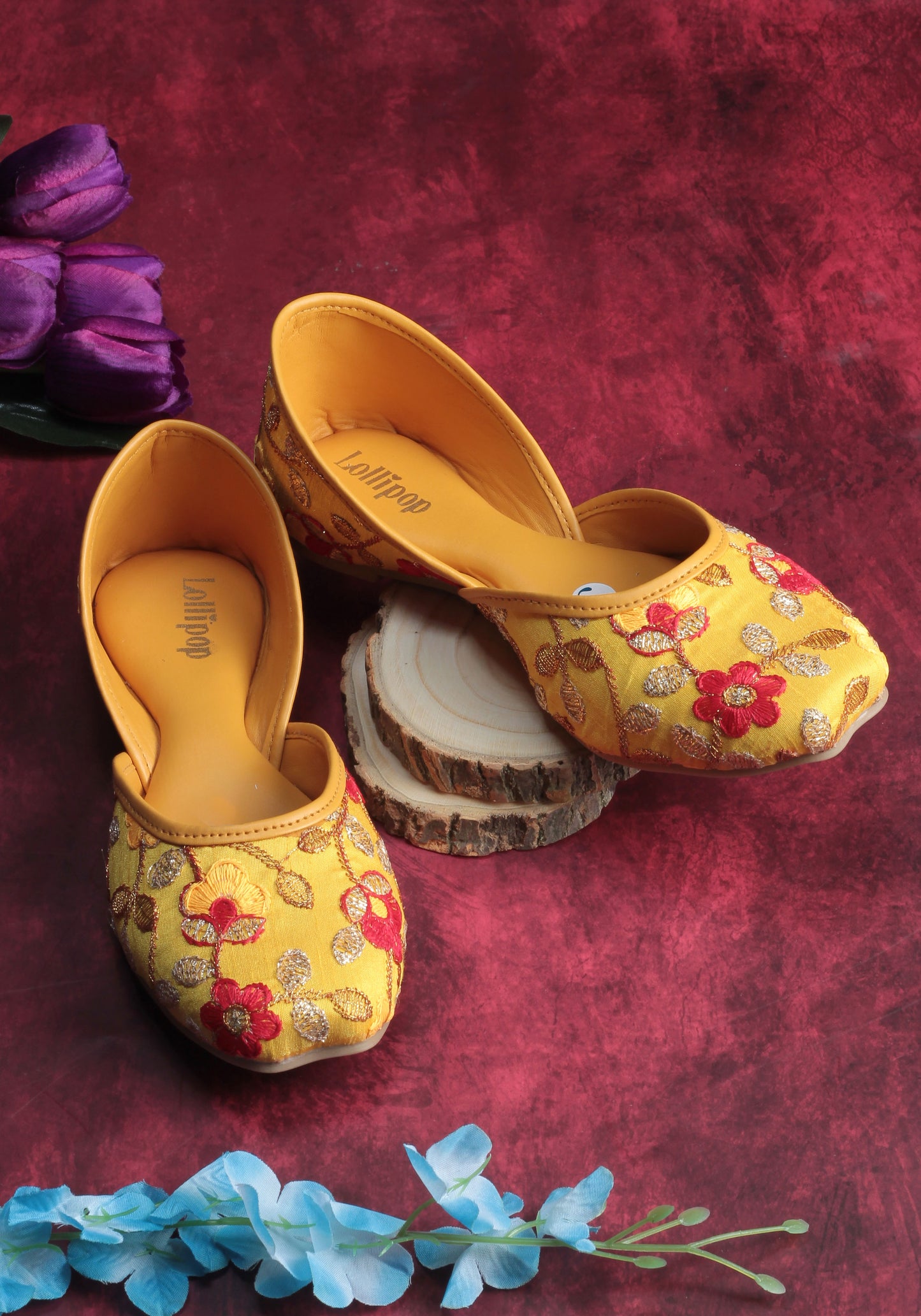 Floral Golden Embroidered Ethnic Wear Juttis - Yellow