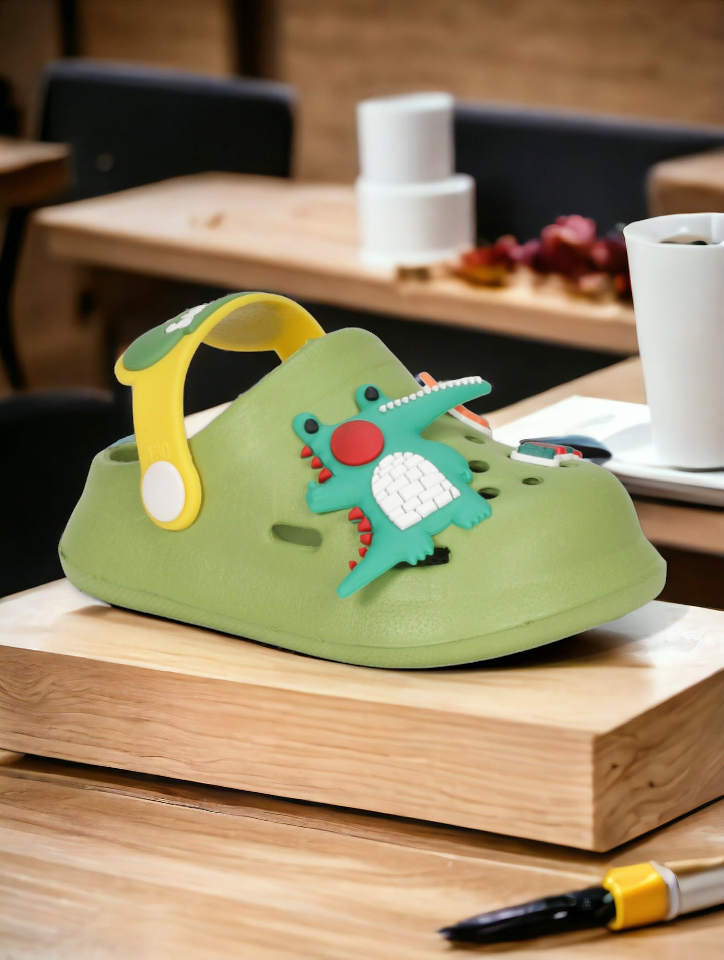 Cartoon Applique Anti-Slip Clogs - Green