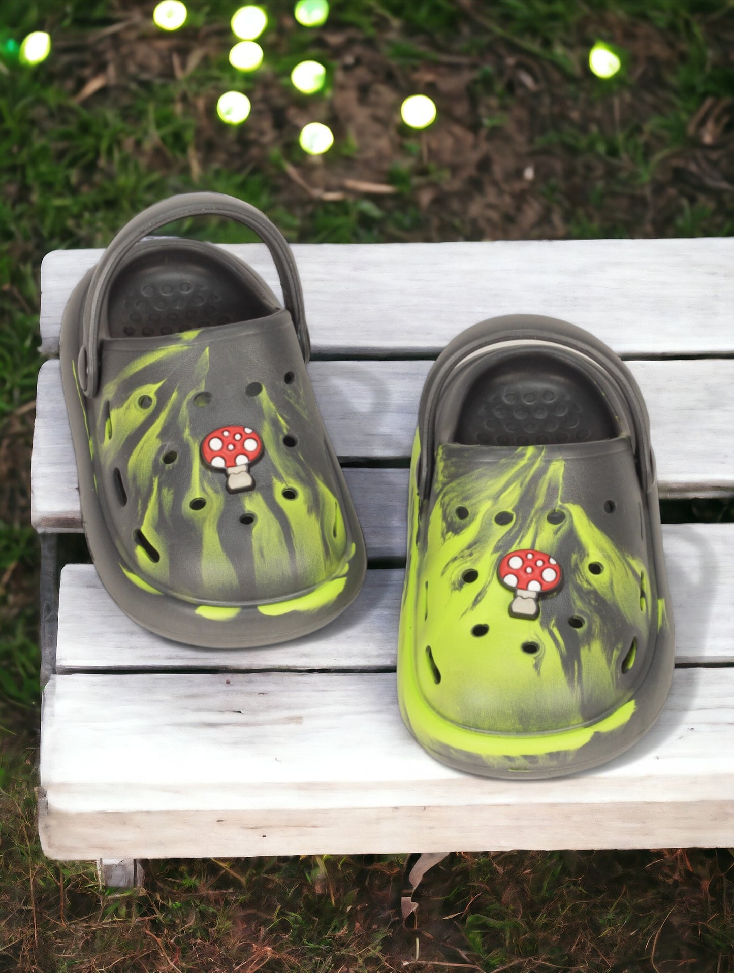 Marble Look Mushroom Applique Anti-Slip Clogs - Grey