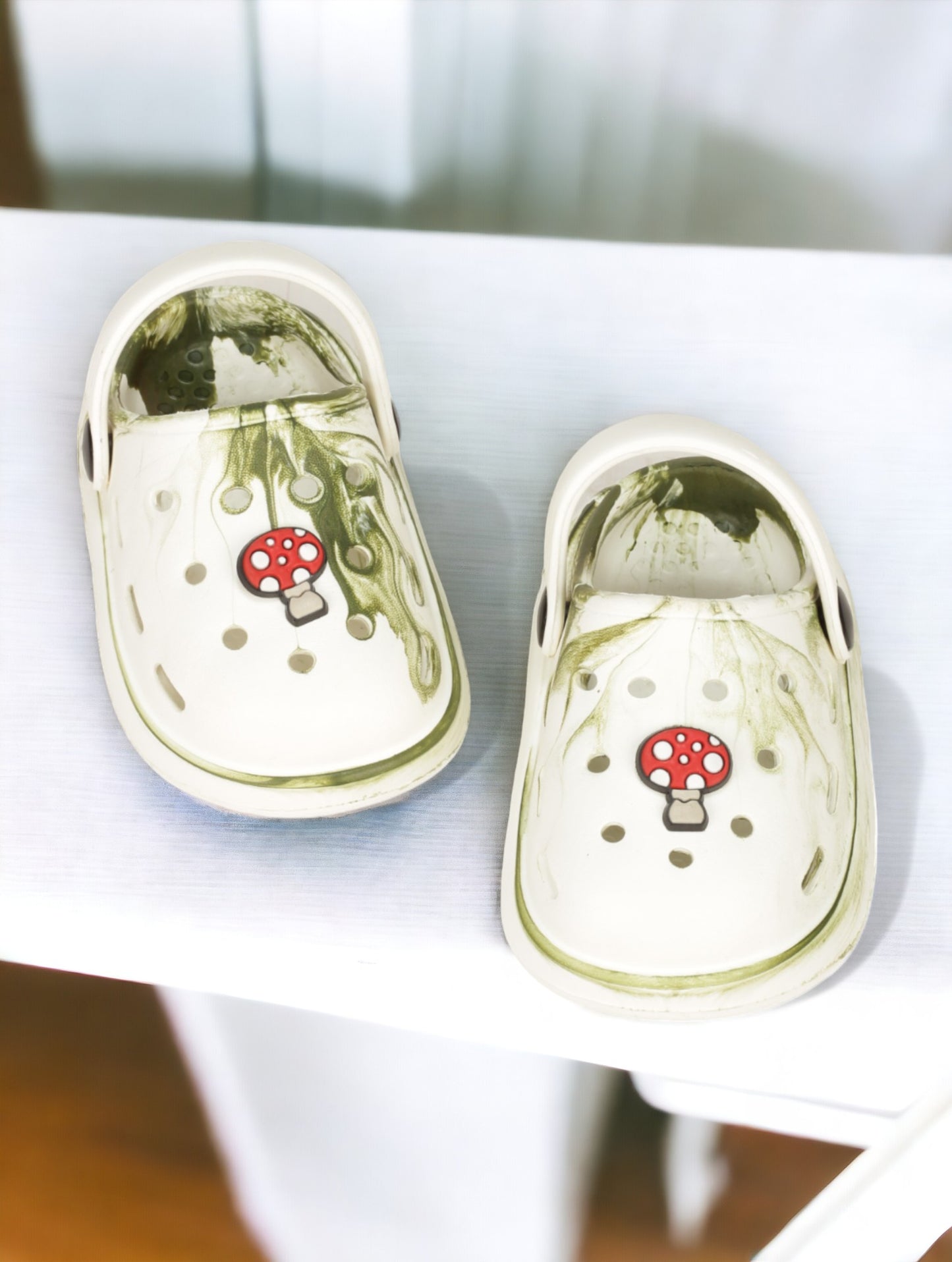 Marble Look Mushroom Applique Anti-Slip Clogs - White