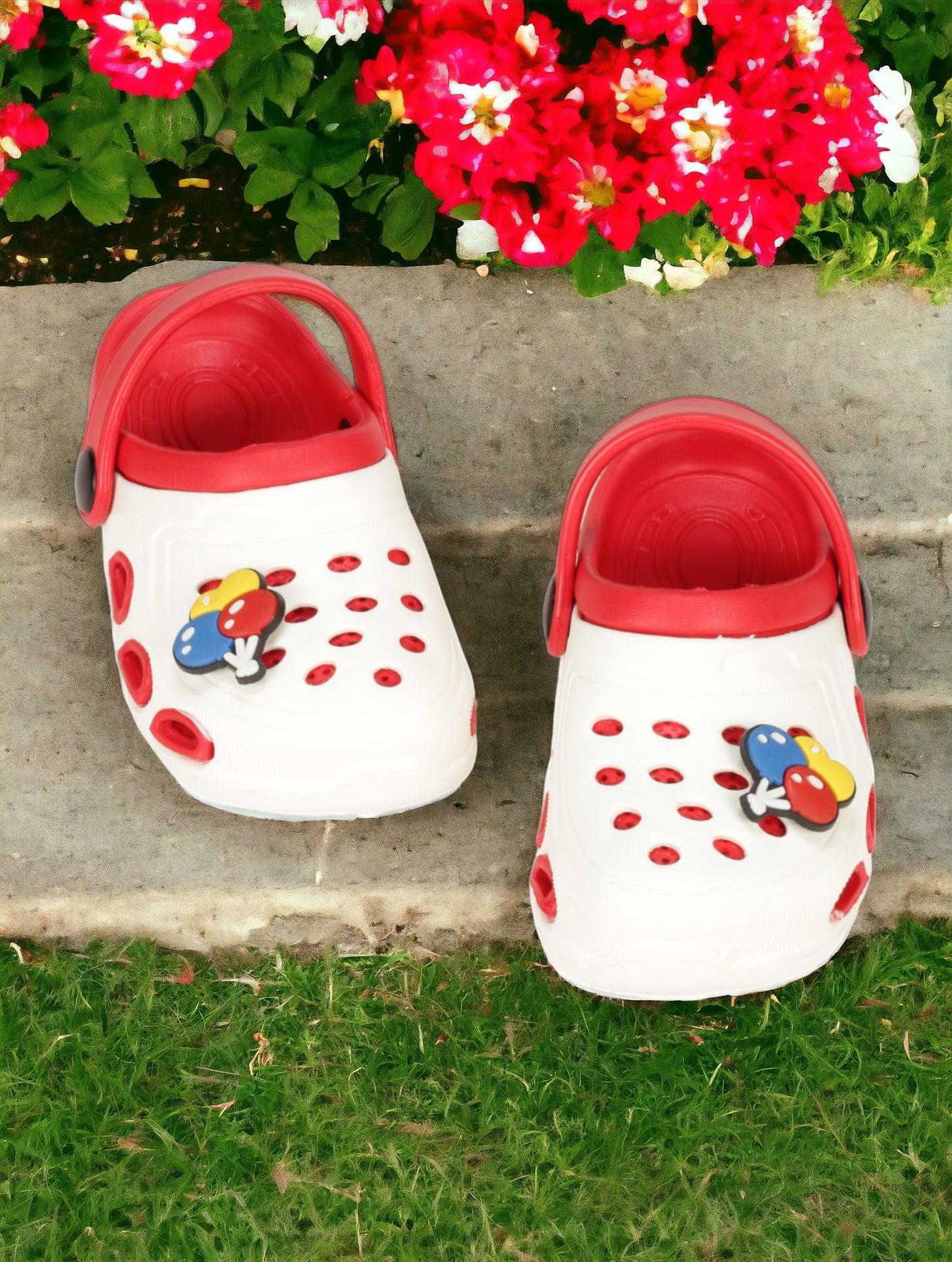 Balloon Applique Anti-Slip Clogs - Cream