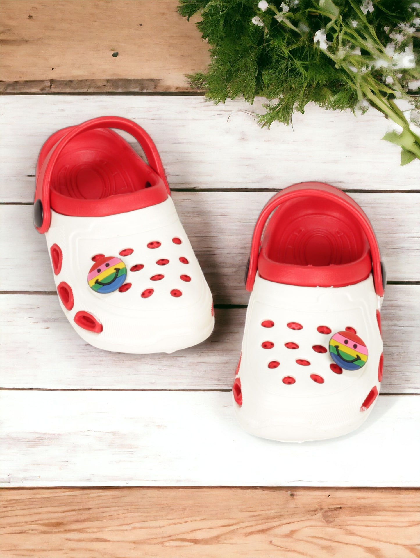 Smily Applique Anti-Slip Clogs - Cream