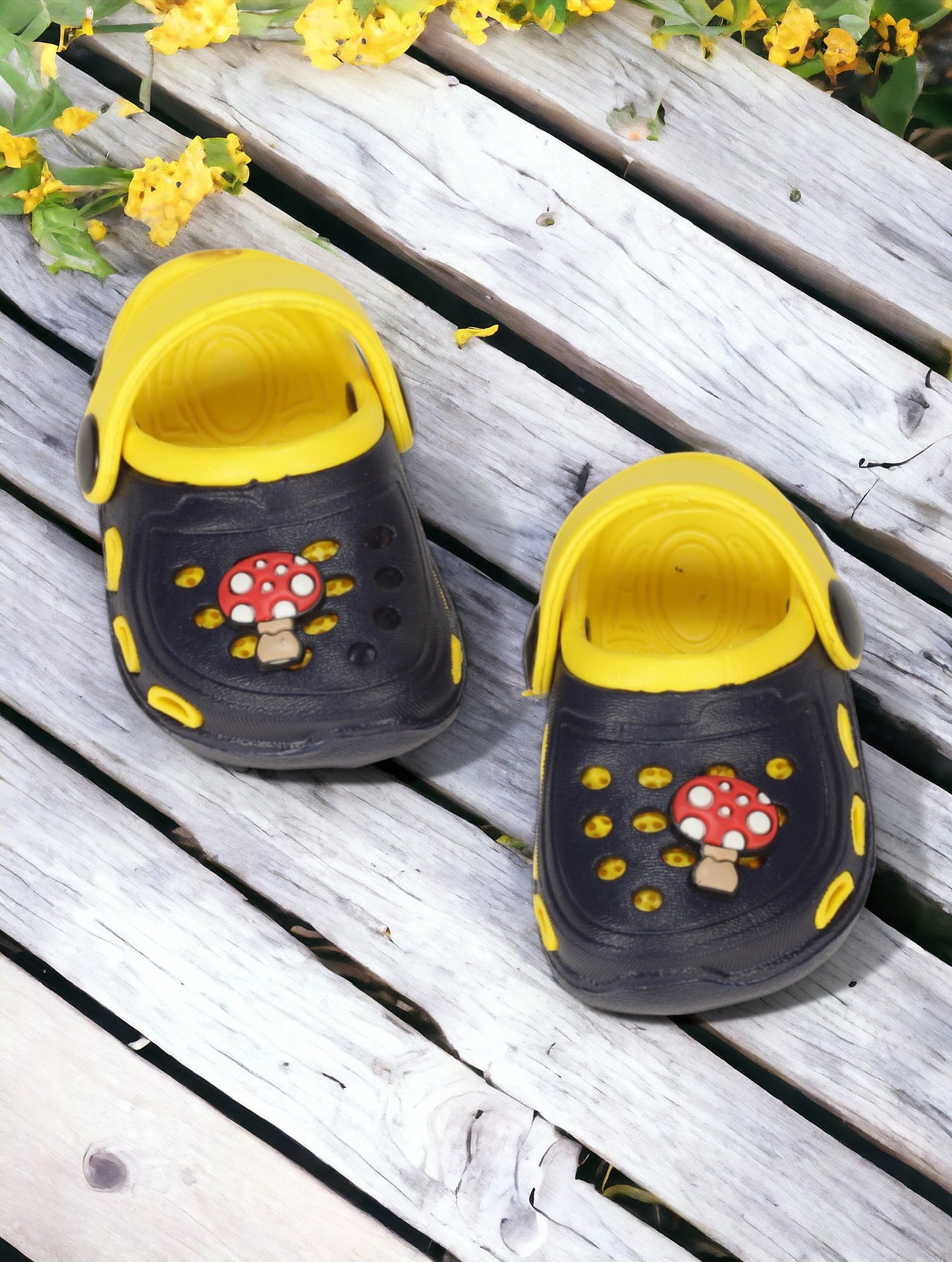 Mushroom Applique Anti-Slip Clogs - Black