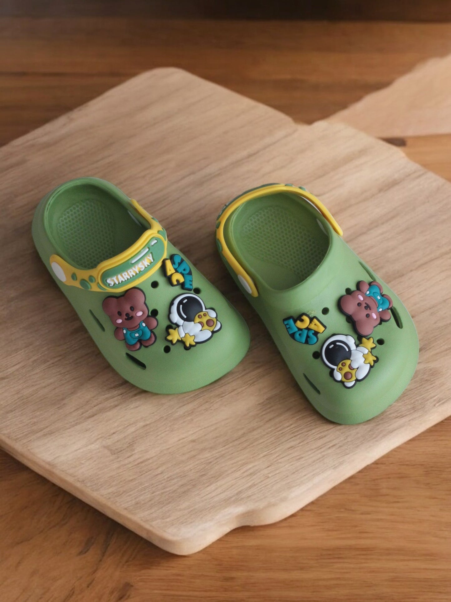 Astronaut Applique Anti-Slip Clogs - Green