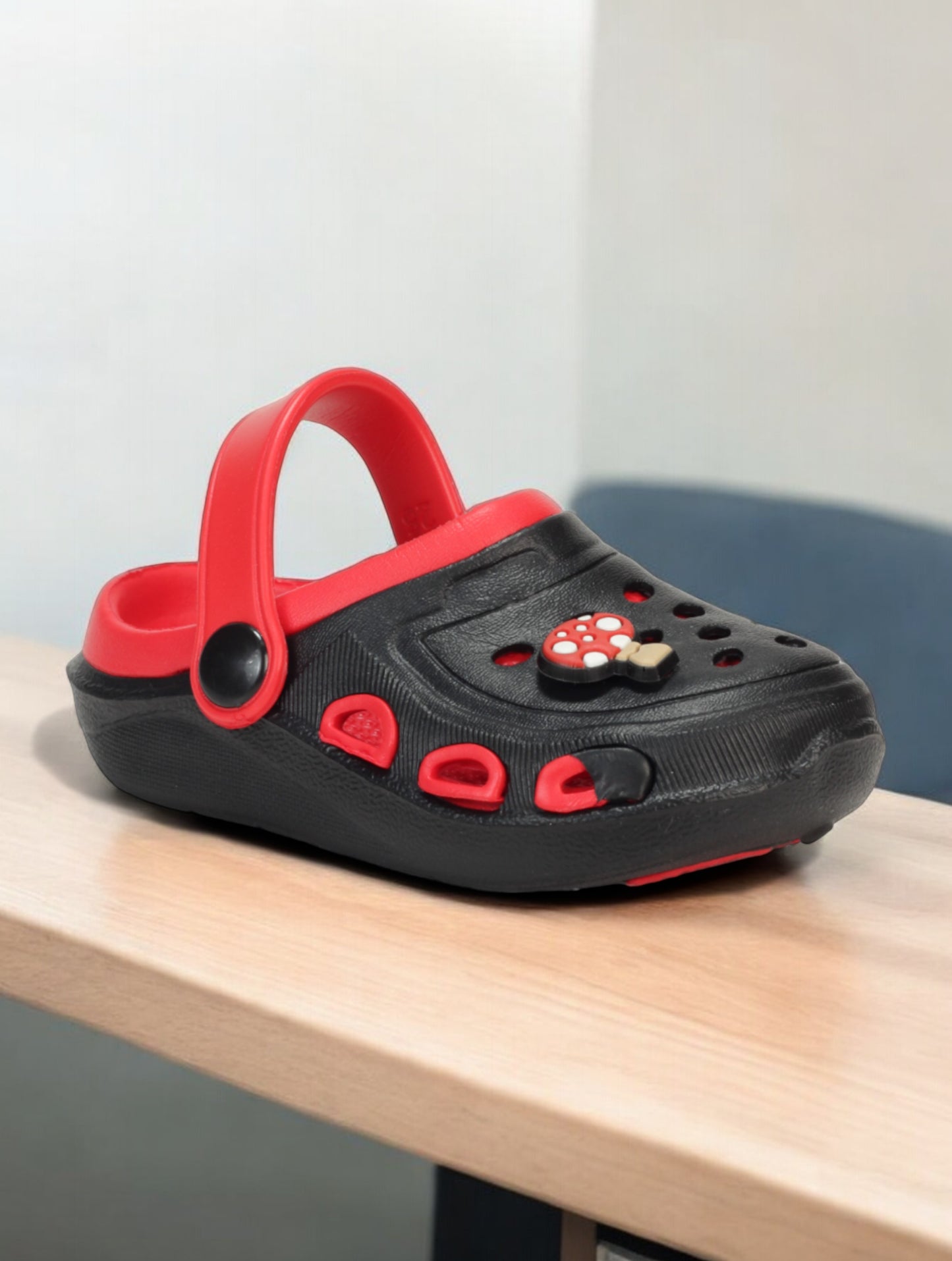 Mushroom Applique Anti-Slip Clogs - Black