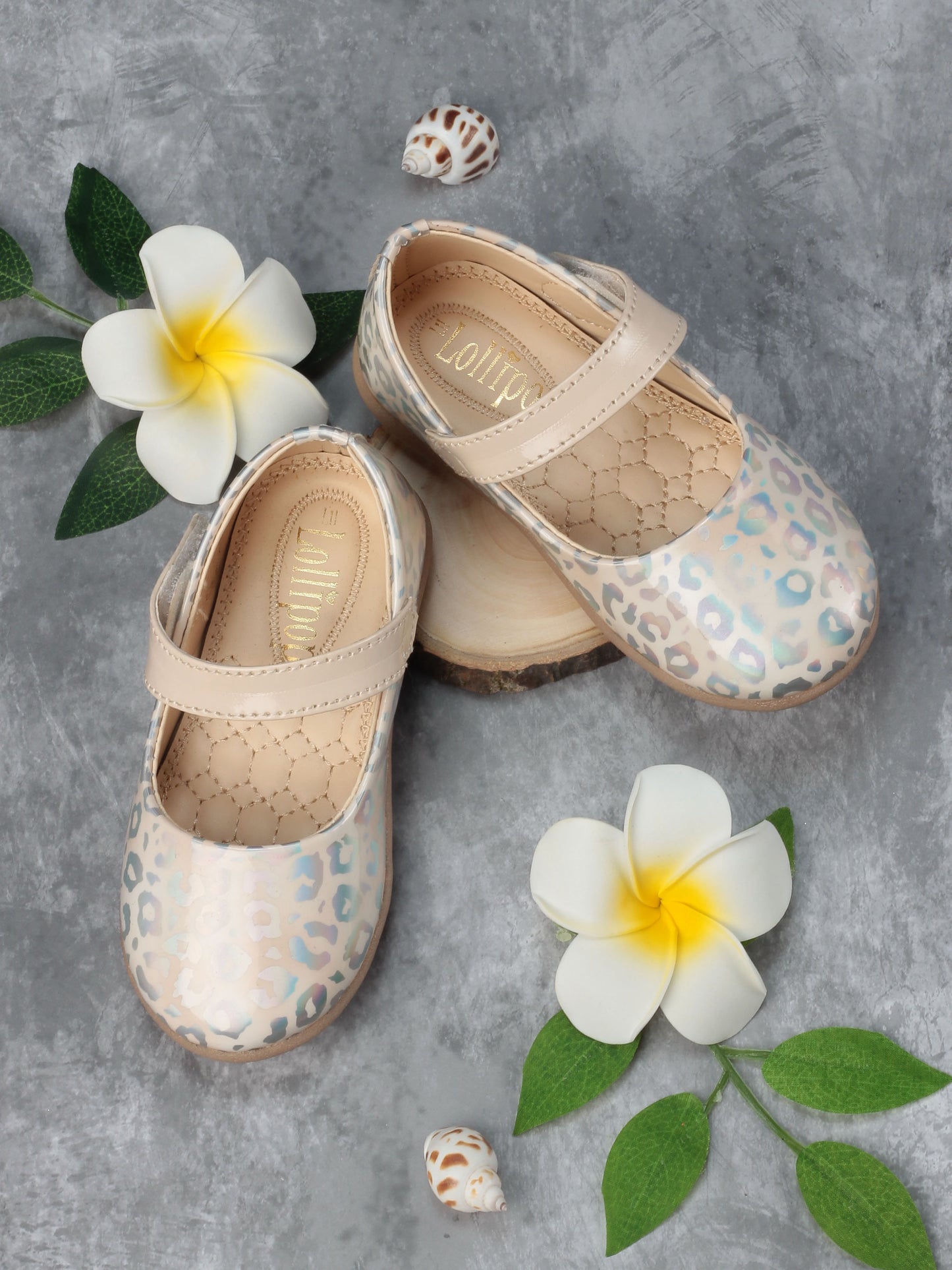 Bellies With Velcro Closure - Cream